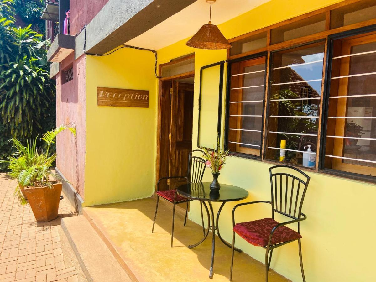 Home Onthe Nile Dorm Jinja Exterior foto